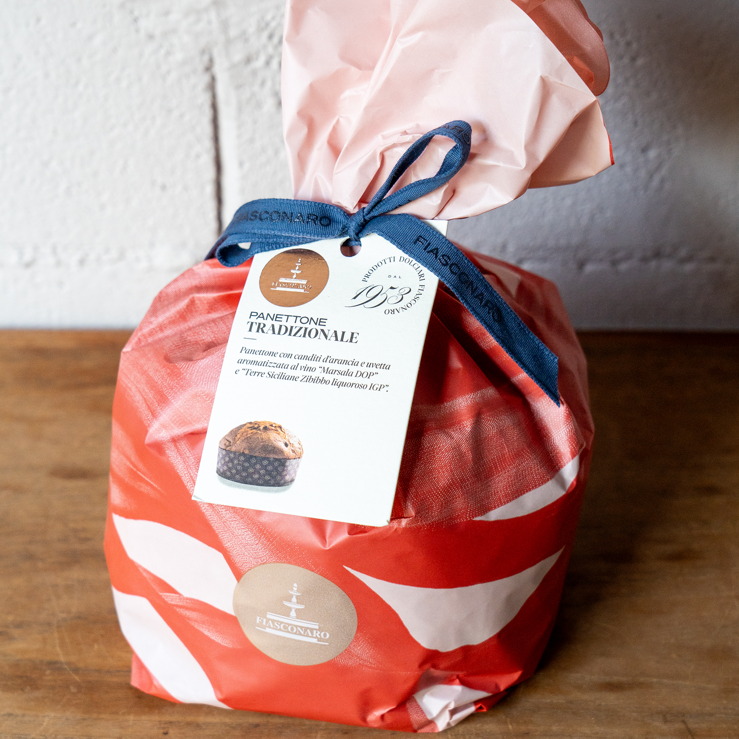 【トラディショナル】小倉が愛してやまないシチリアのお菓子屋「フィアスコナーロ」のパネットーネ500gと甘口ワインのセット【パネットーネ+ワイン2種2本】
